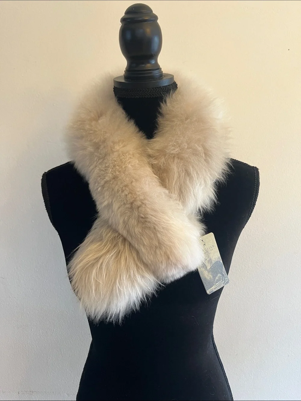 Peruvian Connection Pull Through Champagne Alpaca Fur Scarf - Picture 1 of 4